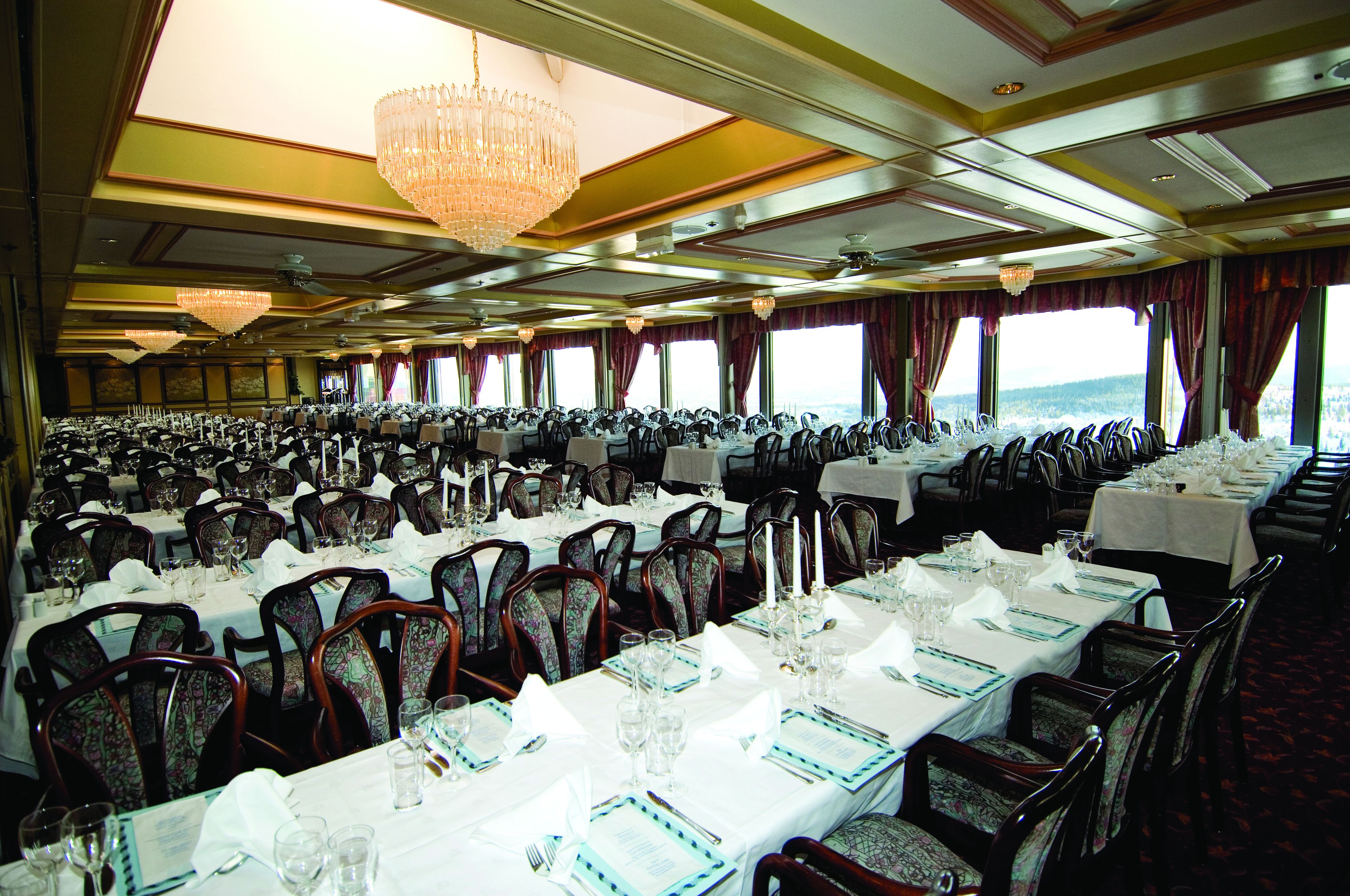 Frokost, lunsj og middag serveres, skandinaviske retter 