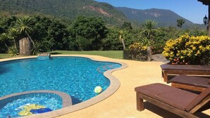 Outdoor pool - Chiang Dao Villa with mountain views (Chiang Dao)