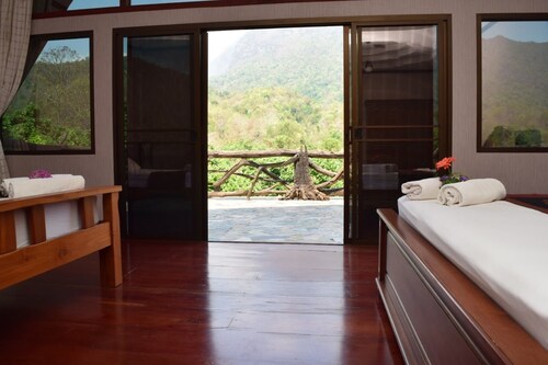 Chiang Dao Villa with mountain views