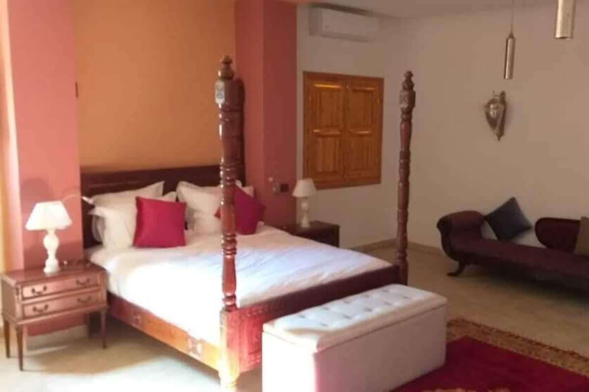 Royal Double Room, 1 King Bed | Individually decorated, individually furnished, desk, laptop workspace