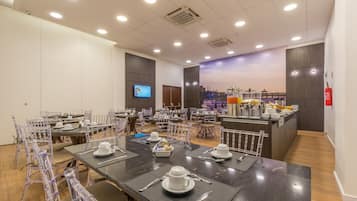 Desayuno buffet incluido todos los días