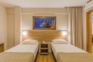 Deluxe Twin Room | Minibar, in-room safe, desk, free WiFi - Bristol Guararapes Hotel (Fortaleza)
