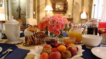 Dagelijks continentaal ontbijt inbegrepen