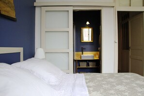 Habitación doble | Decoración individual, tabla de planchar con plancha, wifi gratis