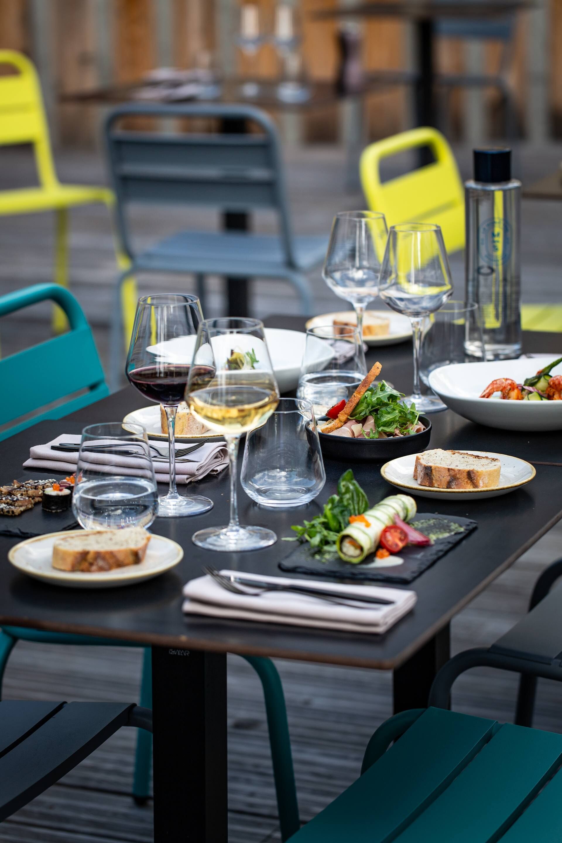 Petit déjeuner, déjeuner et dîner servis sur place