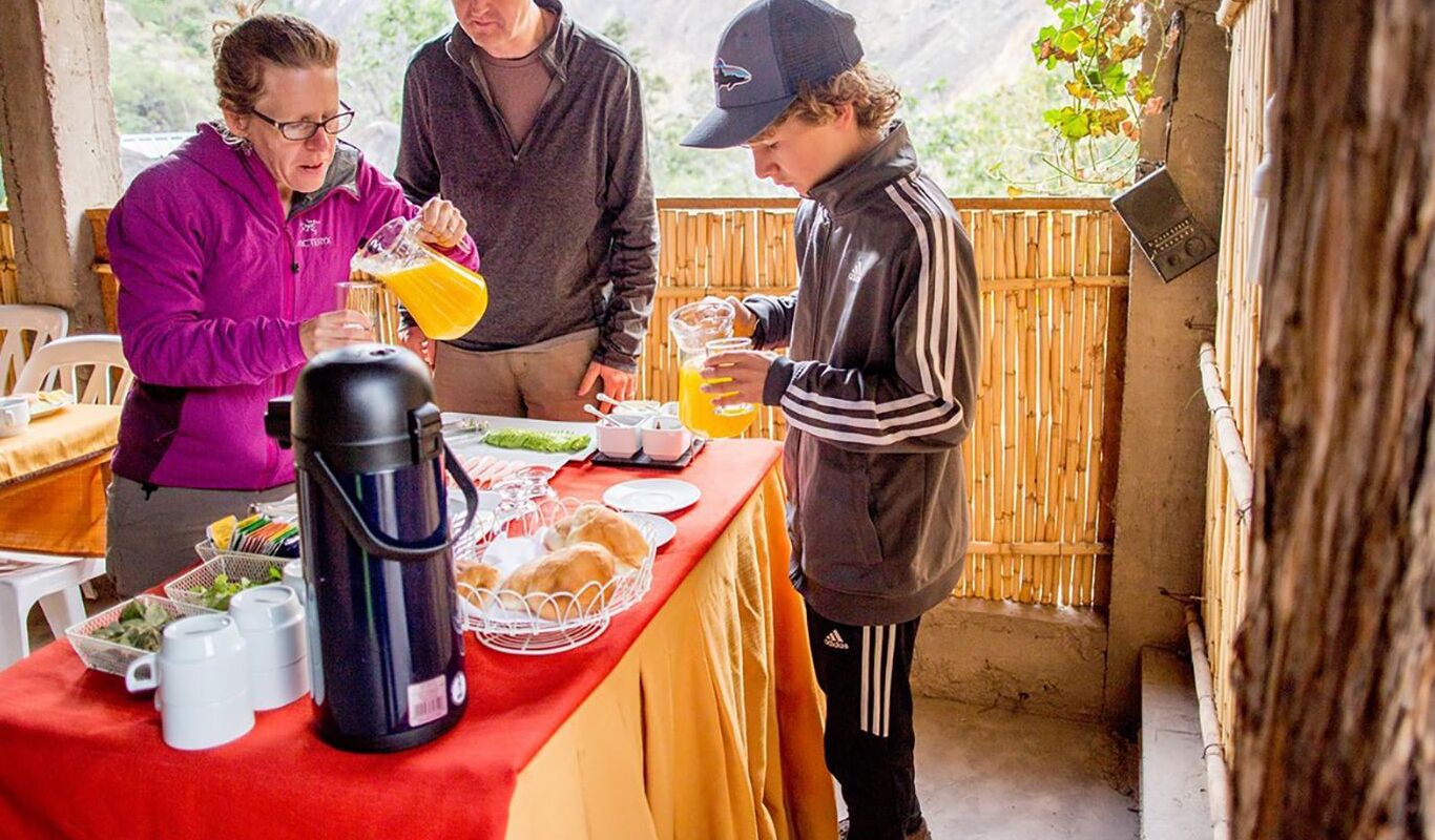 Se sirven desayunos, comidas, cenas y cocina local 