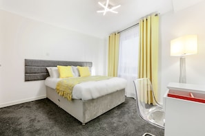 Deluxe Apartment, 2 Bedrooms, Non Smoking, City View | In-room safe, iron/ironing board, free WiFi, bed sheets - VKM Apartments (Glasgow)