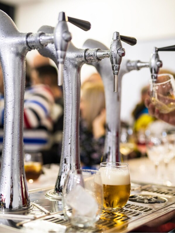 Ofrece desayunos, almuerzos y cenas