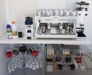 Se ofrece un desayuno a la carta todos los días (por un coste adicional)