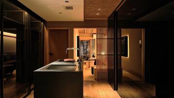 Private Vacation Home | Private kitchen | Fridge, microwave, stovetop, electric kettle