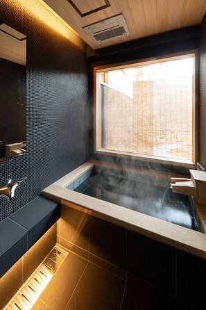 Private Vacation Home | Deep-soaking bathtub - Tsumugi Sanjusangendo (Kyoto)