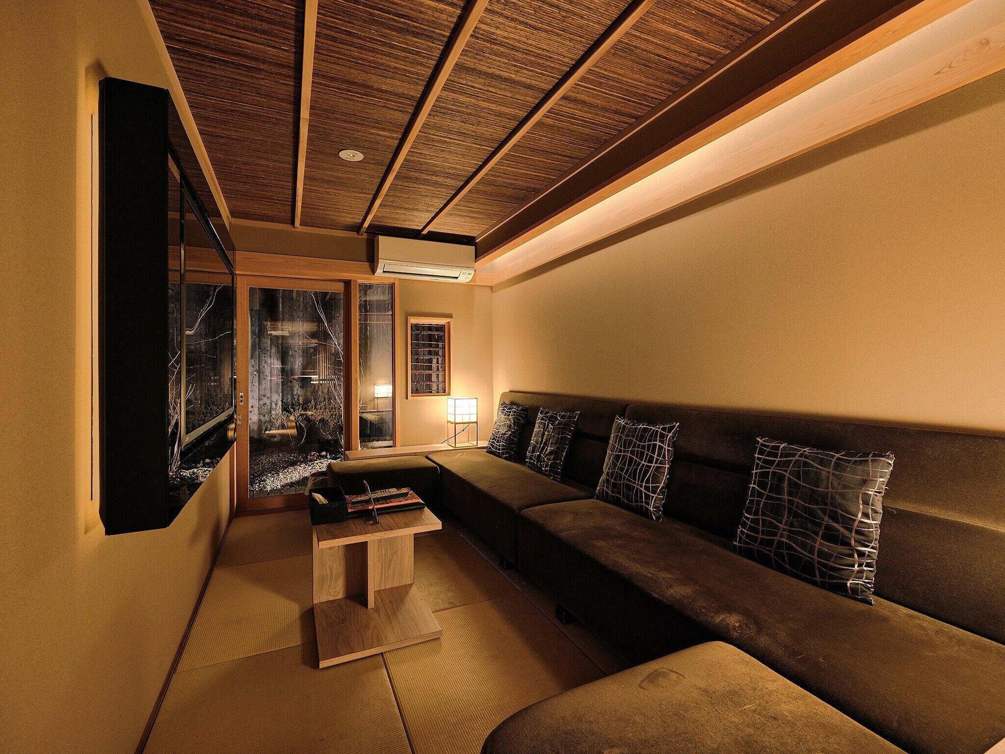 Private Vacation Home | Living area | Flat-screen TV