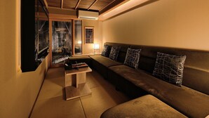 Hus (Private Vacation Home) | Oppholdsområde | Flatskjerm-TV