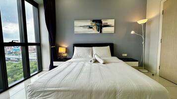 2 bedrooms, individually decorated, individually furnished, desk