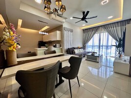 2 nhà hàng, phục vụ bữa sáng 