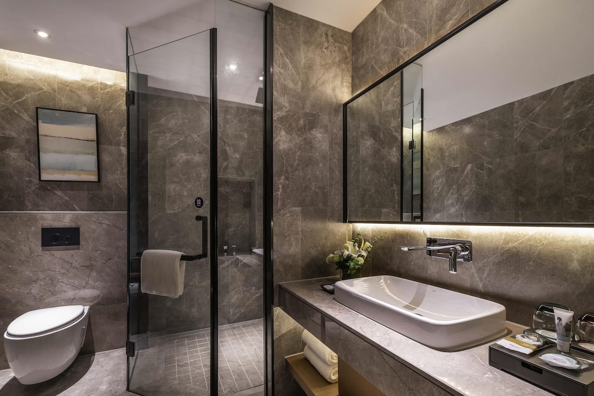 Phòng Superior, 1 giường cỡ king | Bộ đồ giường cao cấp, chăn bông, minibar, két bảo mật tại phòng