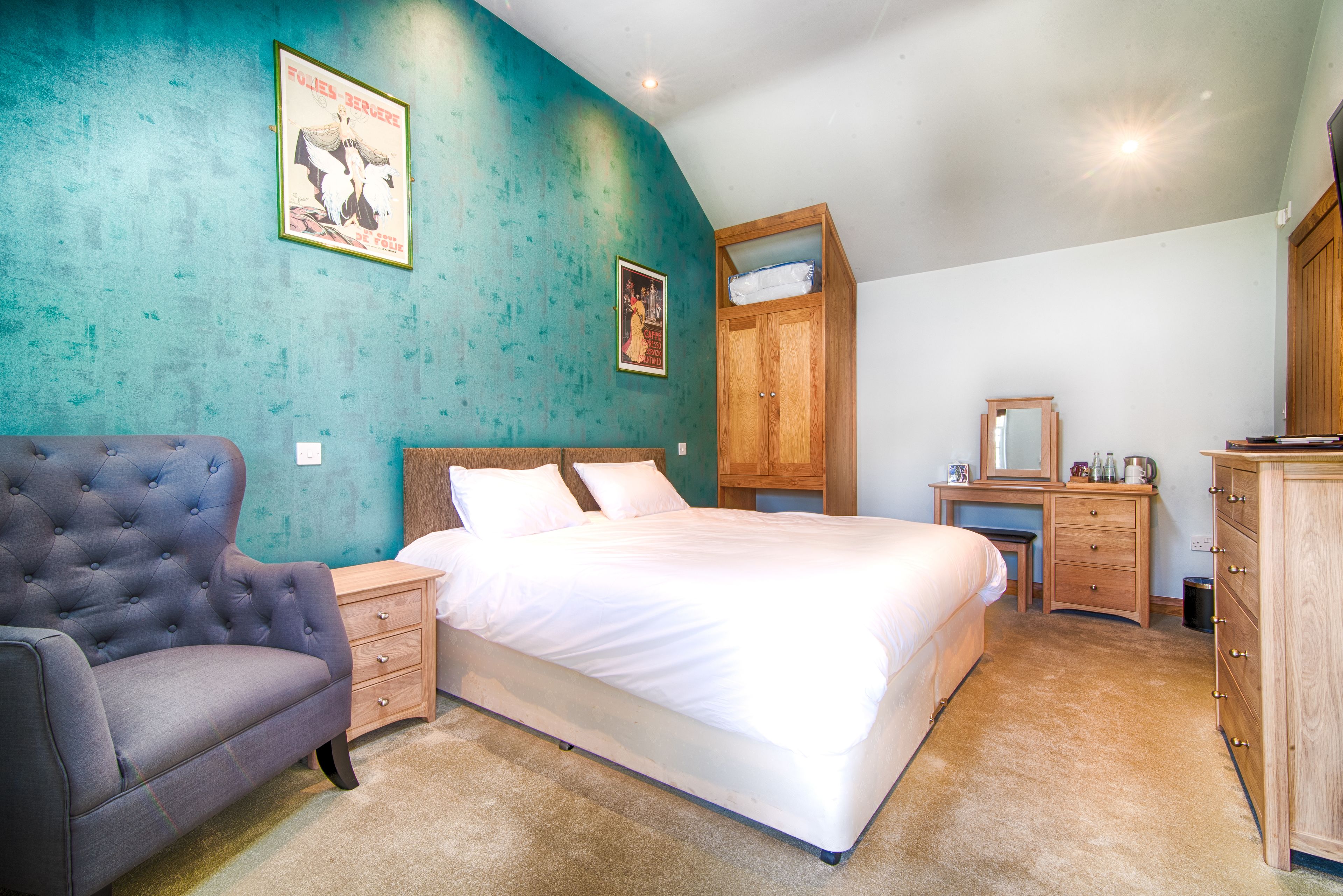 deluxe double room | desk, free wifi, bed sheets