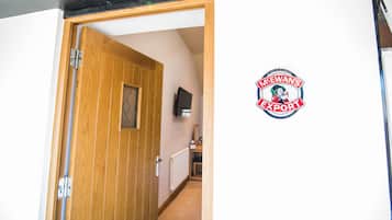 King Room | Desk, free WiFi, bed sheets