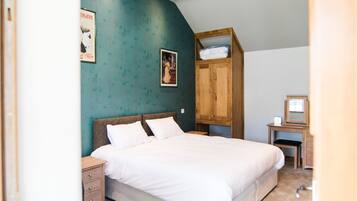 Deluxe Double Room | Desk, free WiFi, bed sheets
