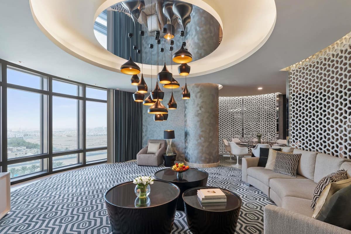 Suite, 2 habitaciones (Diplomatic) | Ropa de cama de alta calidad y minibar