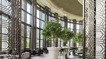 4 restaurants, international cuisine