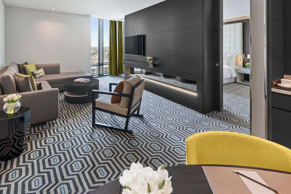 Ropa de cama de alta calidad y minibar