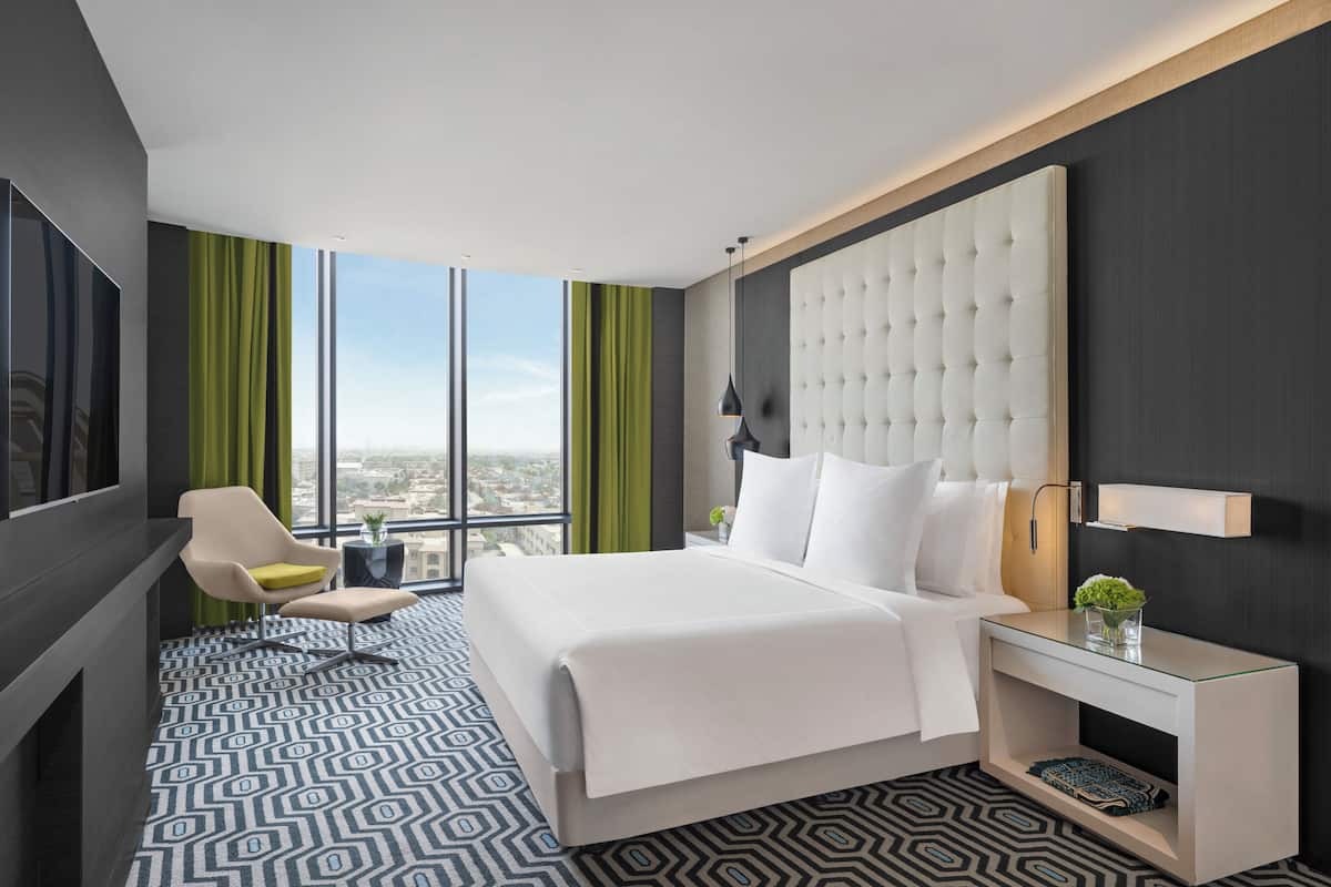 1 bedroom, premium bedding, minibar, in-room safe