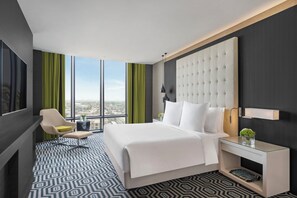 Hochwertige Bettwaren, Minibar, Zimmersafe, Schreibtisch