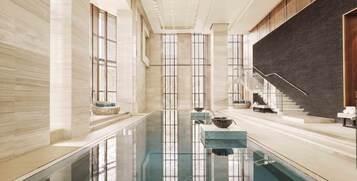 Una piscina techada