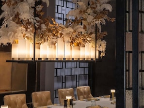 4 restaurants, international cuisine