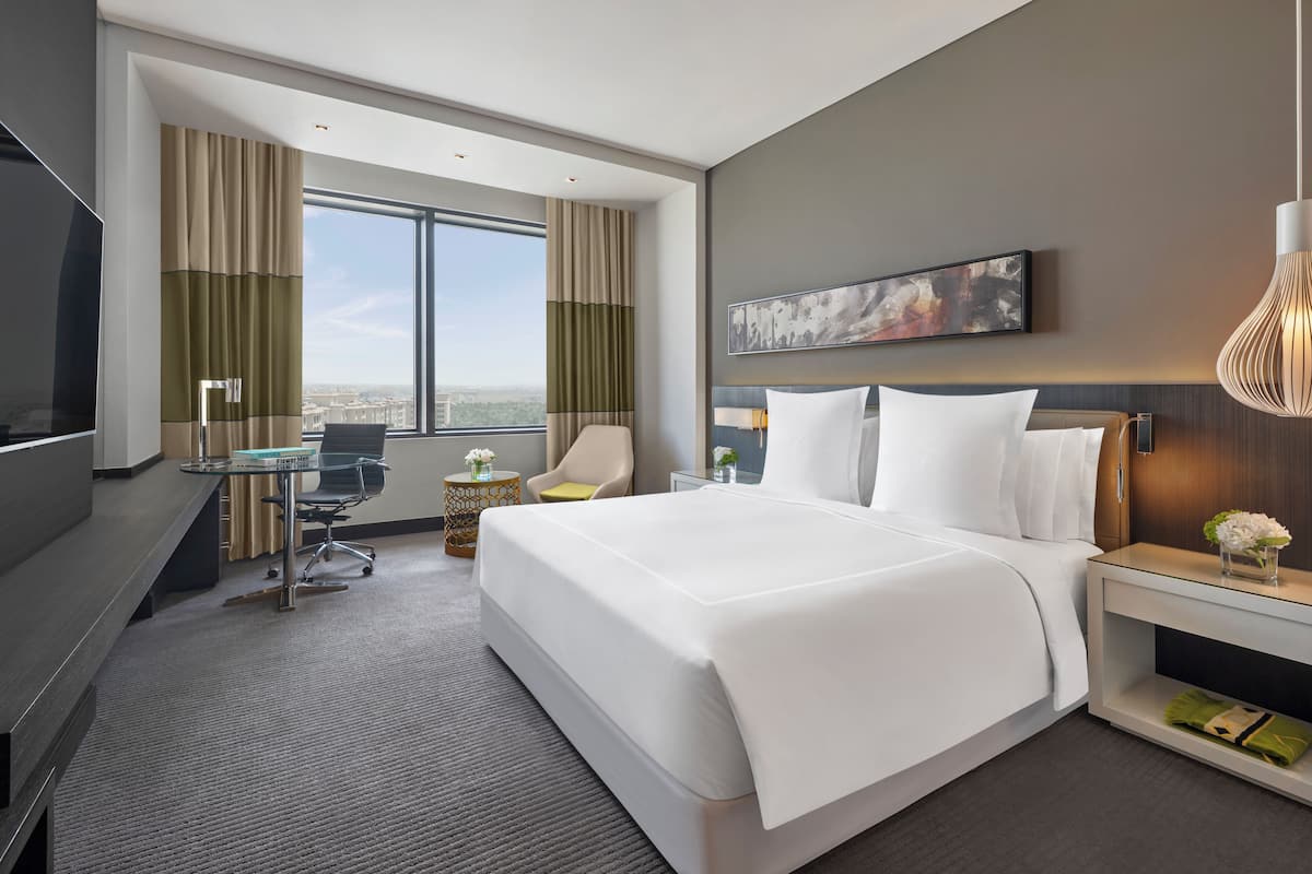 1 bedroom, premium bedding, minibar, in-room safe