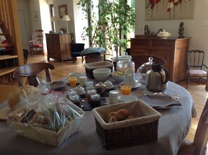 Petit déjeuner continental compris tous les jours