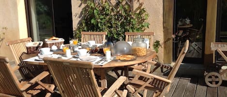 Petit déjeuner continental compris tous les jours
