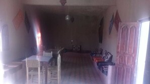 Unclassified image, 5 of 20, button - Riad Akour (Taouz)