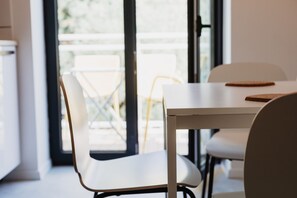 Champagne Design Apartment, 2 Bedrooms, Kitchen | Blackout curtains, soundproofing, iron/ironing board, free WiFi - Street food Possonium Apartments (Bratislava)