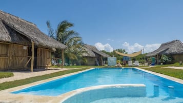 Außenpool, Liegestühle