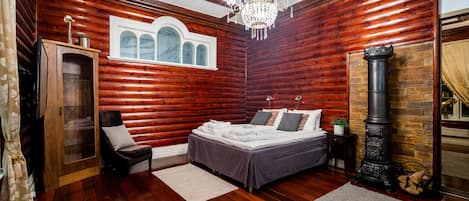 2 bedrooms, desk, soundproofing, free WiFi