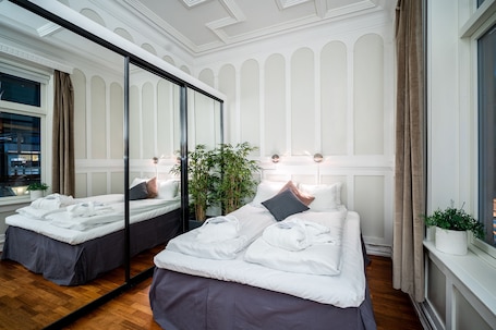 2 bedrooms, desk, soundproofing, free WiFi