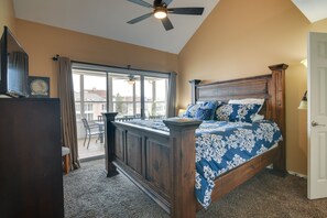 3 bedrooms, iron/ironing board, travel cot, Internet - Branson Condo w/ Pool: 2 Mi to Table Rock Lake (Branson)