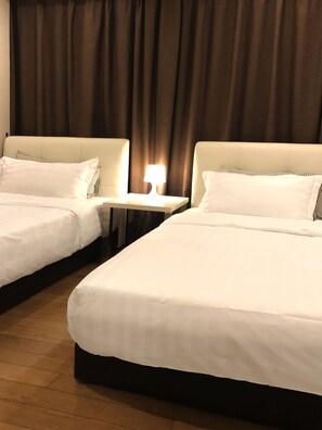 2 bedrooms, iron/ironing board, internet, bed sheets