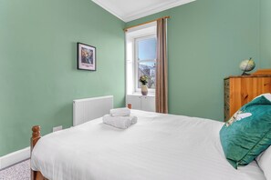 1 bedroom, iron/ironing board, Internet, bed sheets - Bright Quiet Edinburgh Home Free Parking (Newhaven)