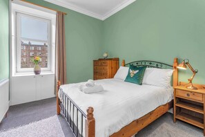 1 bedroom, iron/ironing board, Internet, bed sheets