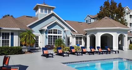 ***NOV 15-23 SALE!* 5 STAR REVIEWS! GREAT PRICES &LOCATION!FREE WIFI & PARKING!!