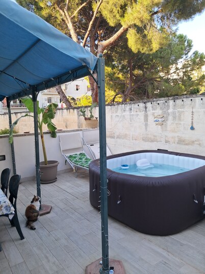 Center of Lecce-fourrooms with garage and terrace Bicycles available free WIFI