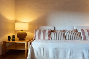 1 bedroom, internet, bed sheets - Carrapateira Beach Cottage (Aljezur)