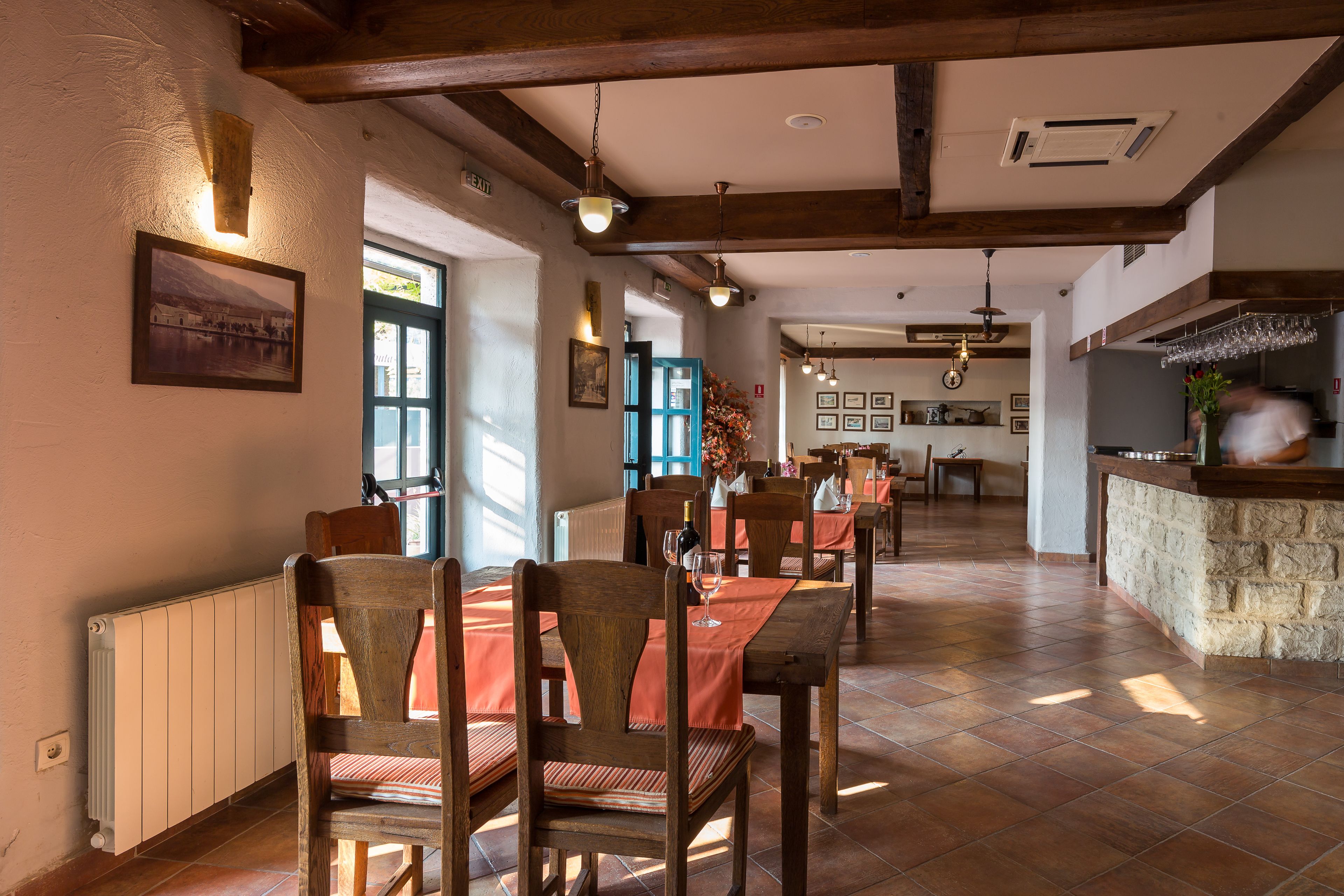 breakfast, lunch, dinner served; local and international cuisine