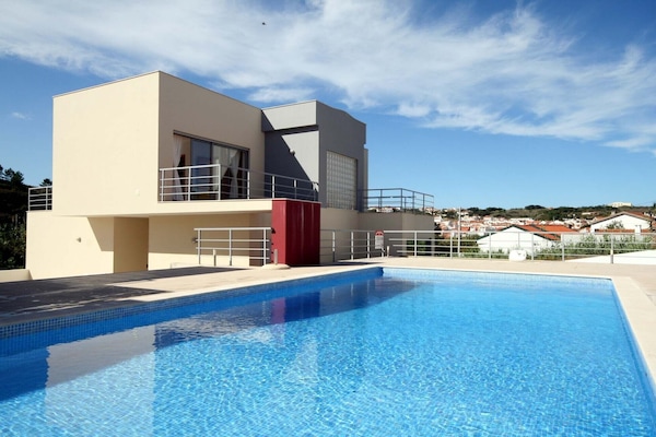 Villa & Pool