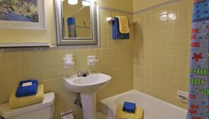 Bathroom - Beachouse Inn & Suites (Clearwater Beach)