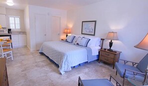 Classic Studio Suite, 1 King Bed, Non Smoking