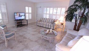 Deluxe Condo, Multiple Beds, Non Smoking